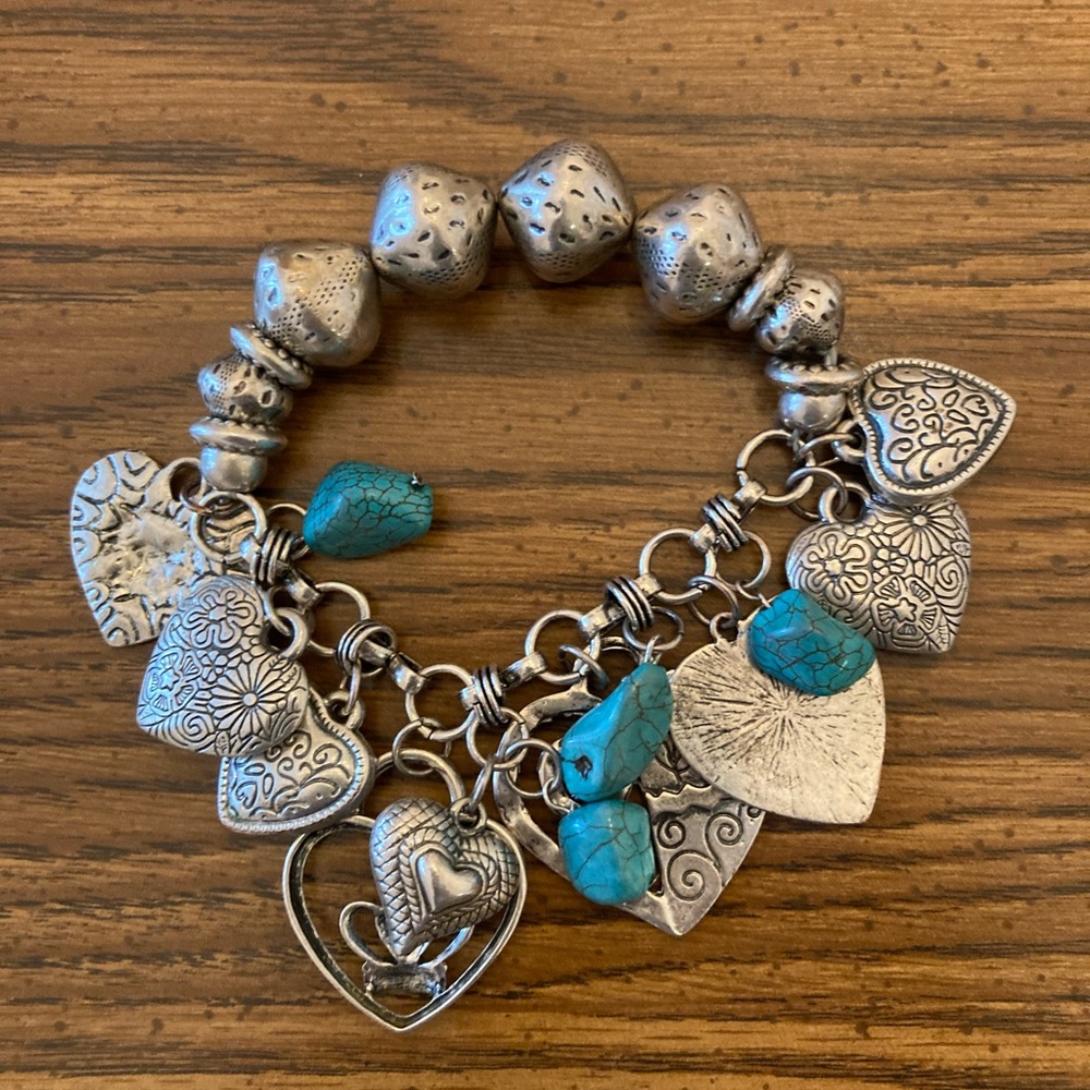 Cute antique bracelet !